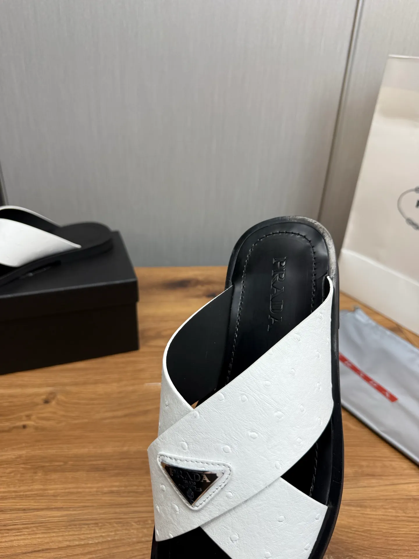 Factory price 340💰 ＰＲＡＤＡPrada - popular men's slippers hot sale 🔥 🩴Official website one to one production 38-45 sizes 45 46 🉑️Customized!